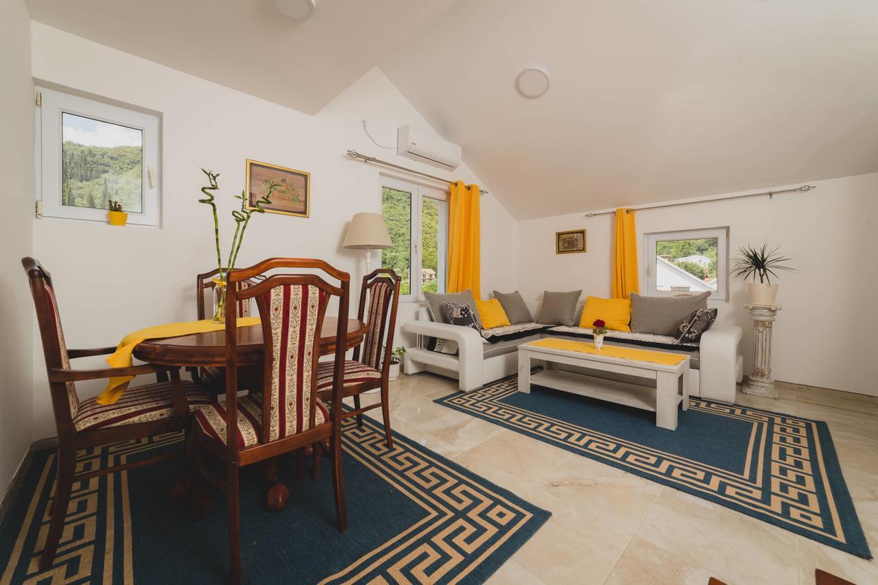 Apartments Kovac ティヴァト エクステリア 写真