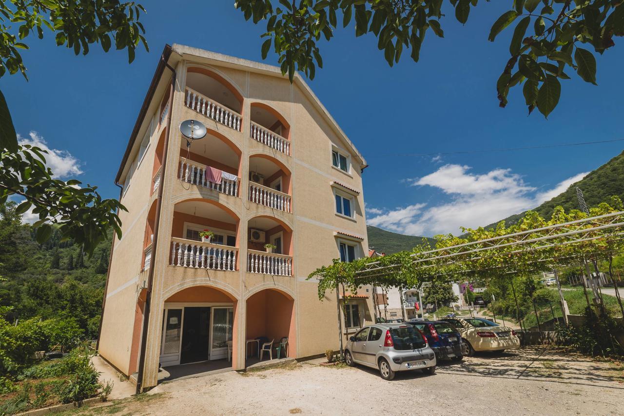 Apartments Kovac ティヴァト エクステリア 写真