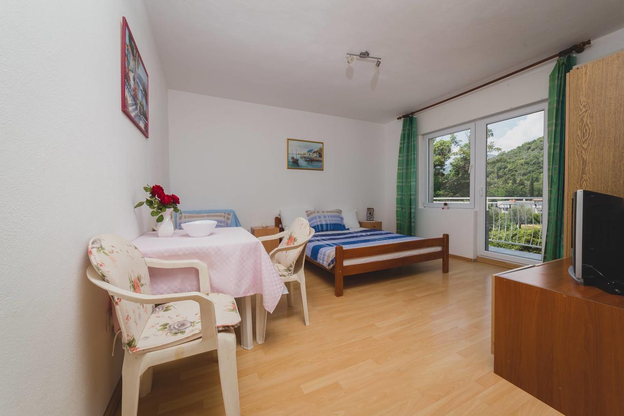 Apartments Kovac ティヴァト エクステリア 写真