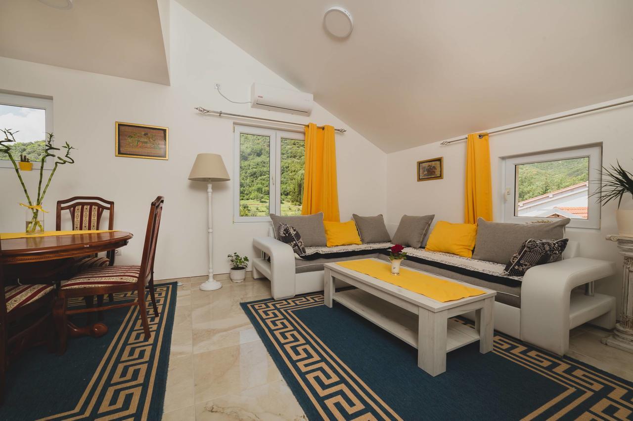 Apartments Kovac ティヴァト エクステリア 写真