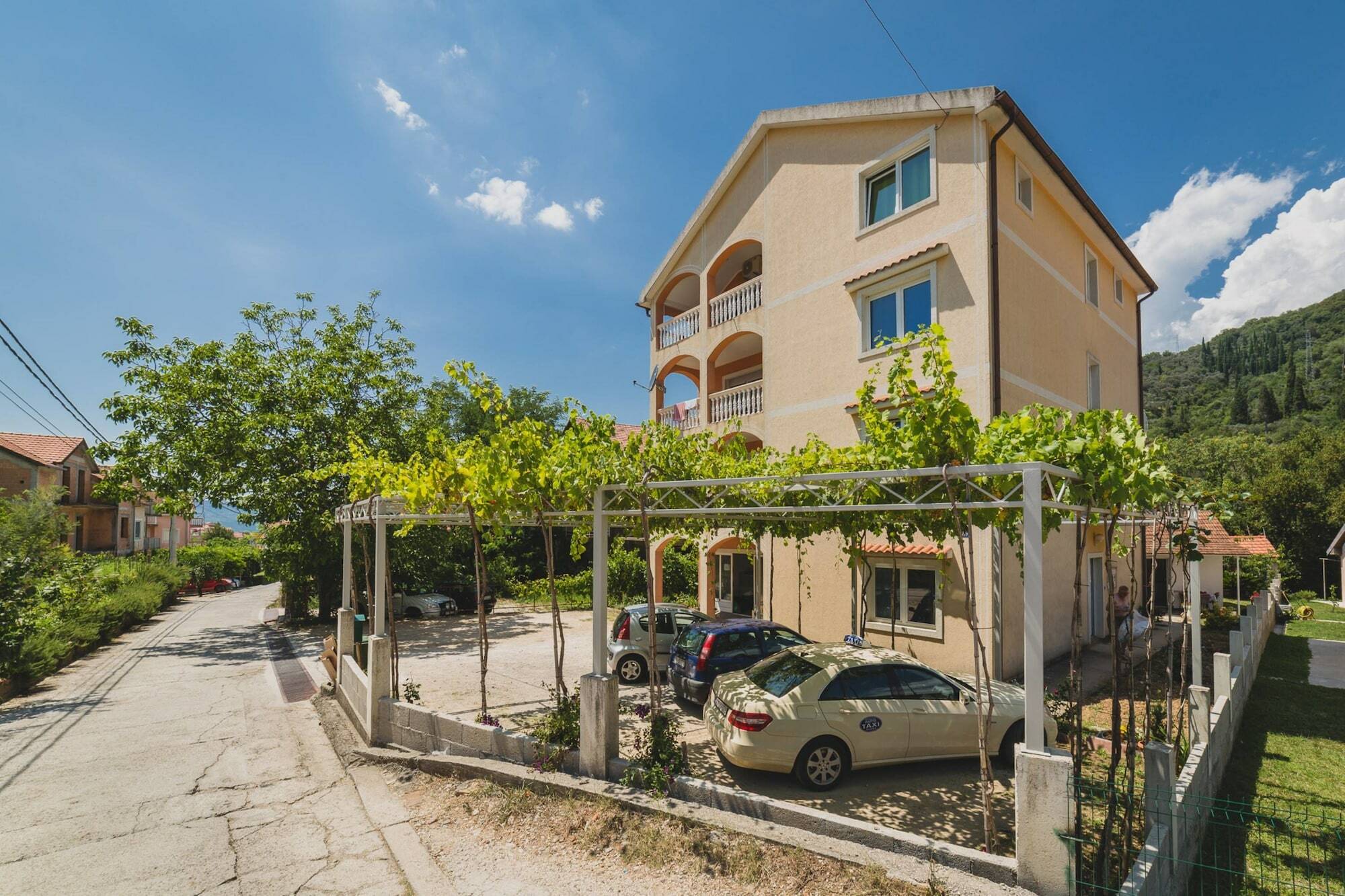 Apartments Kovac ティヴァト エクステリア 写真